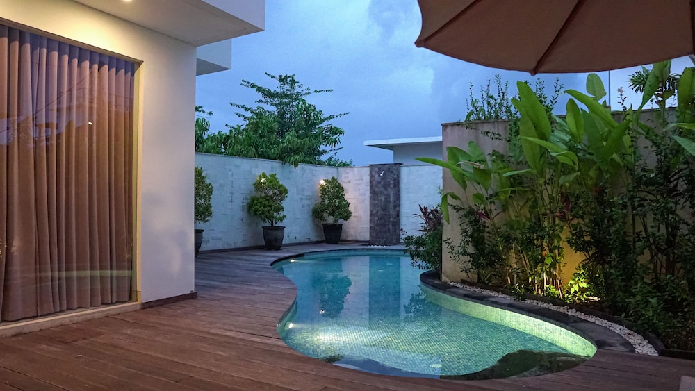 Bali Exclusive Residence 67/71