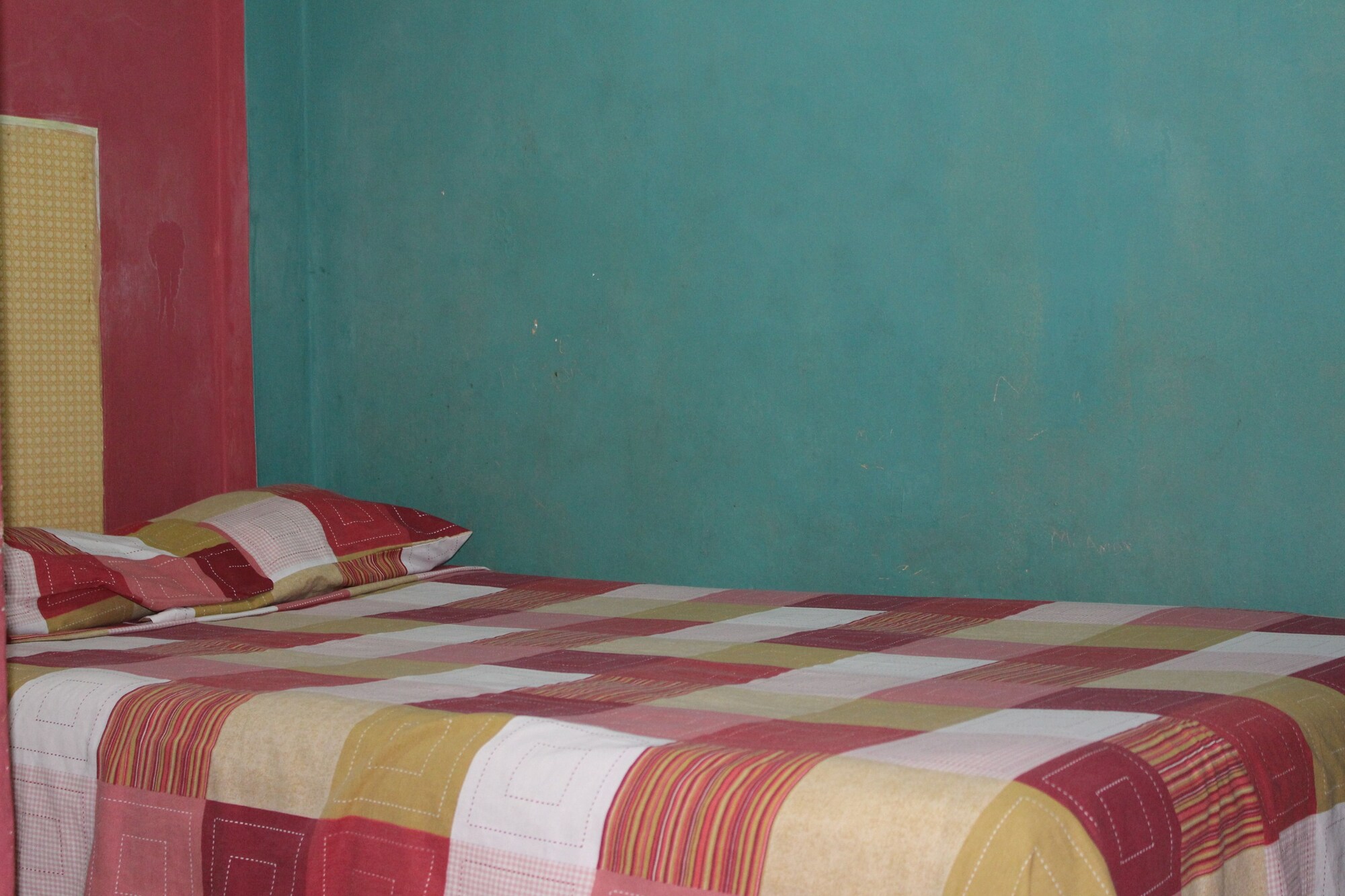 STANDARD, 2 DOUBLE BEDS