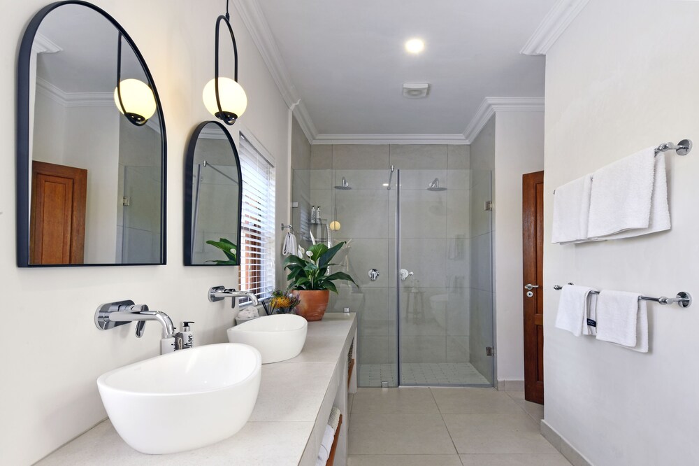 Petit Plaisir Cottage 45/47