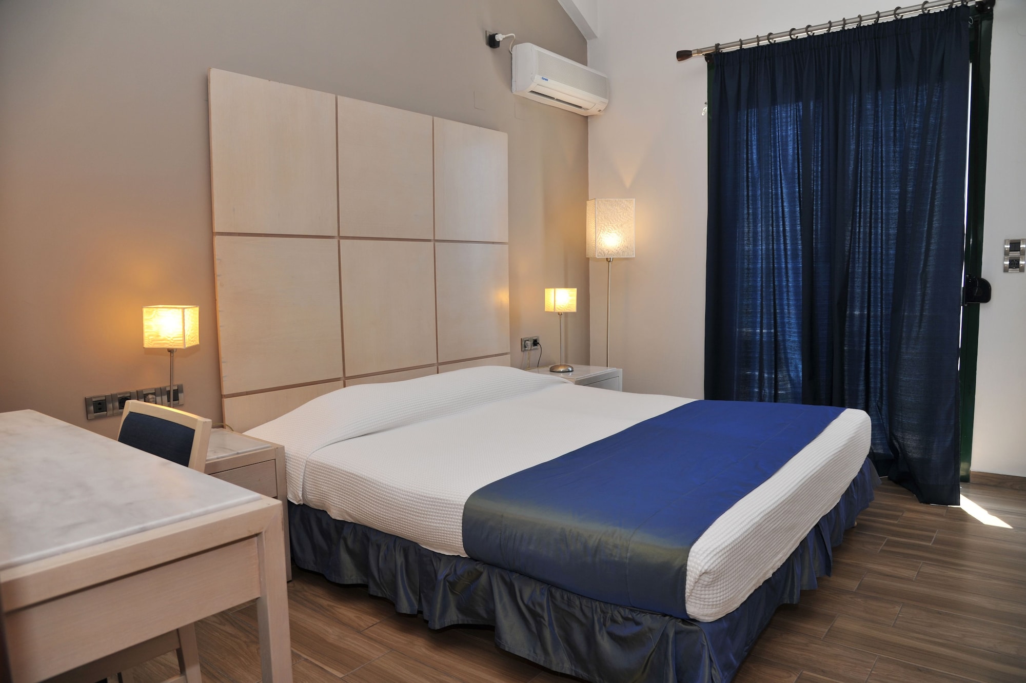 ROOM, DOUBLE OR TWIN BED, SEA VIEW