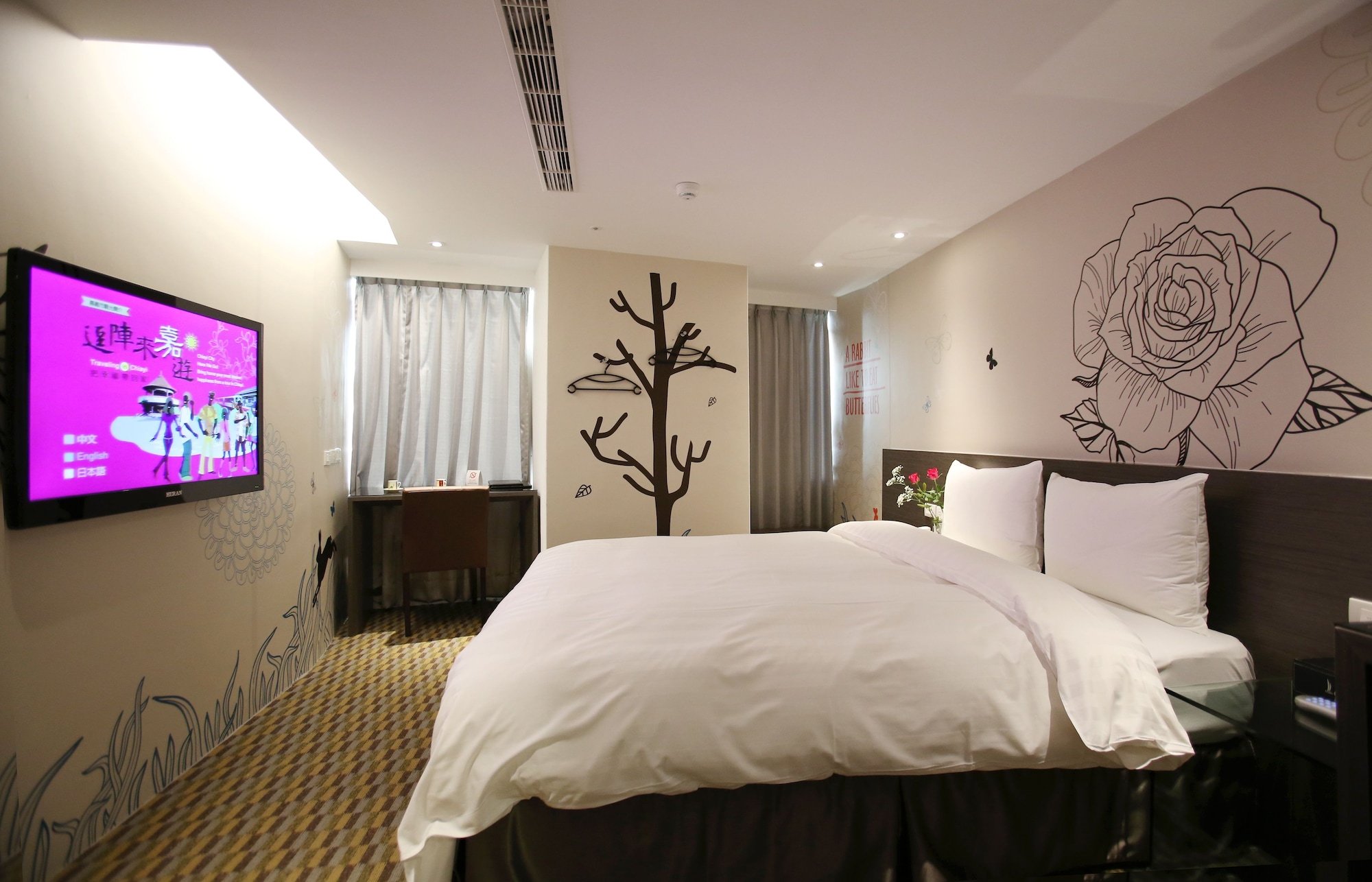 DESIGN, ROOM ASSIGNED ON ARRIVAL, NO WINDOW