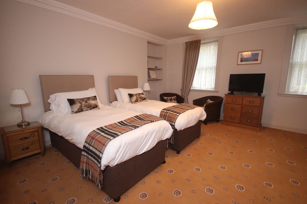 Inglestone House 8/50