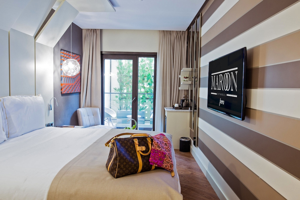 Maroon Hotel Pera 60/72