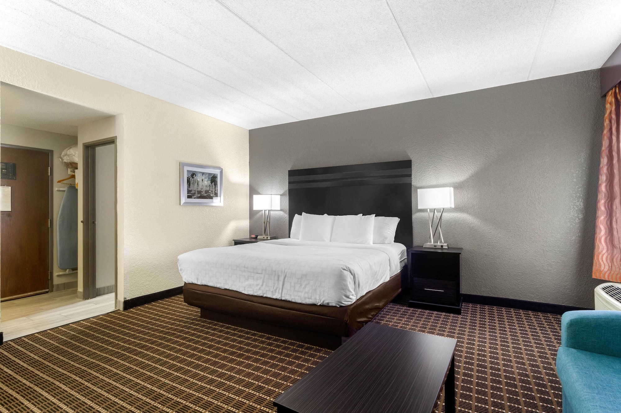 ROOM, QUEEN BED, ACCESSIBLE