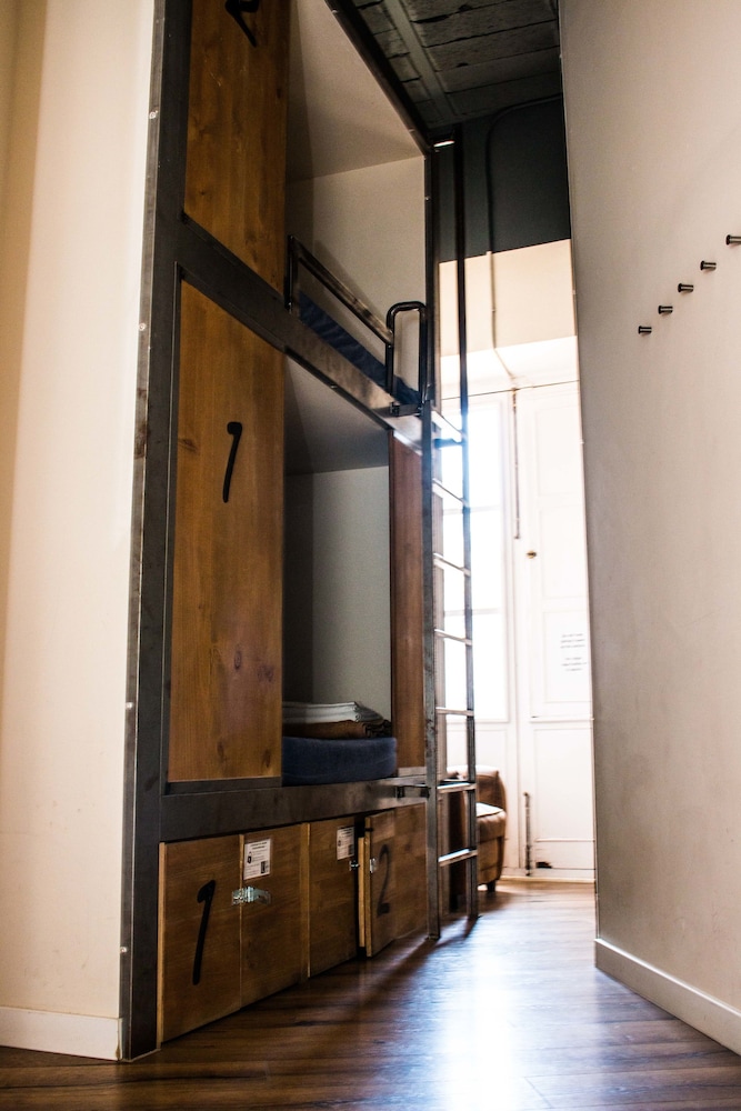 Black Swan Hostel Sevilla 42/62