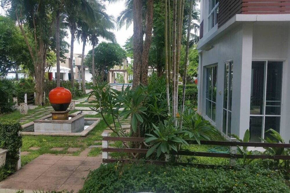 Simantra Private Villas 17/24