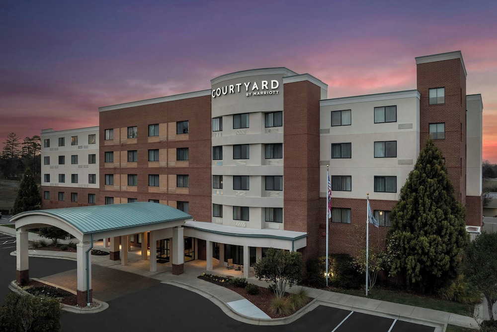 Courtyard Greensboro Airport 2/60