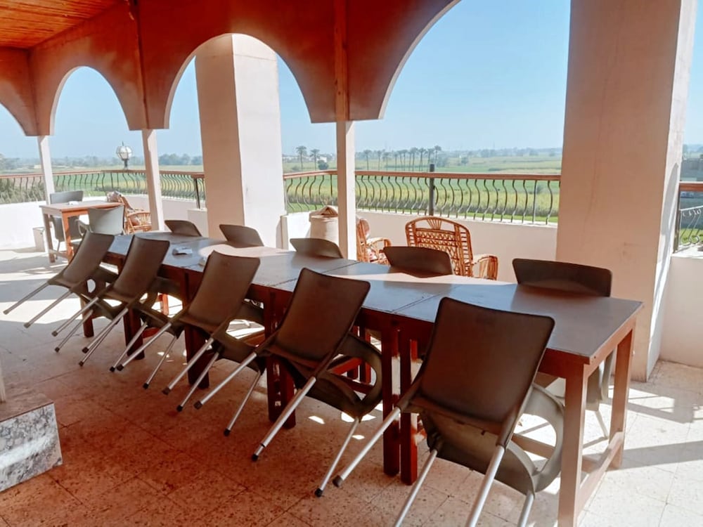 Amenophis Hotel 39/50