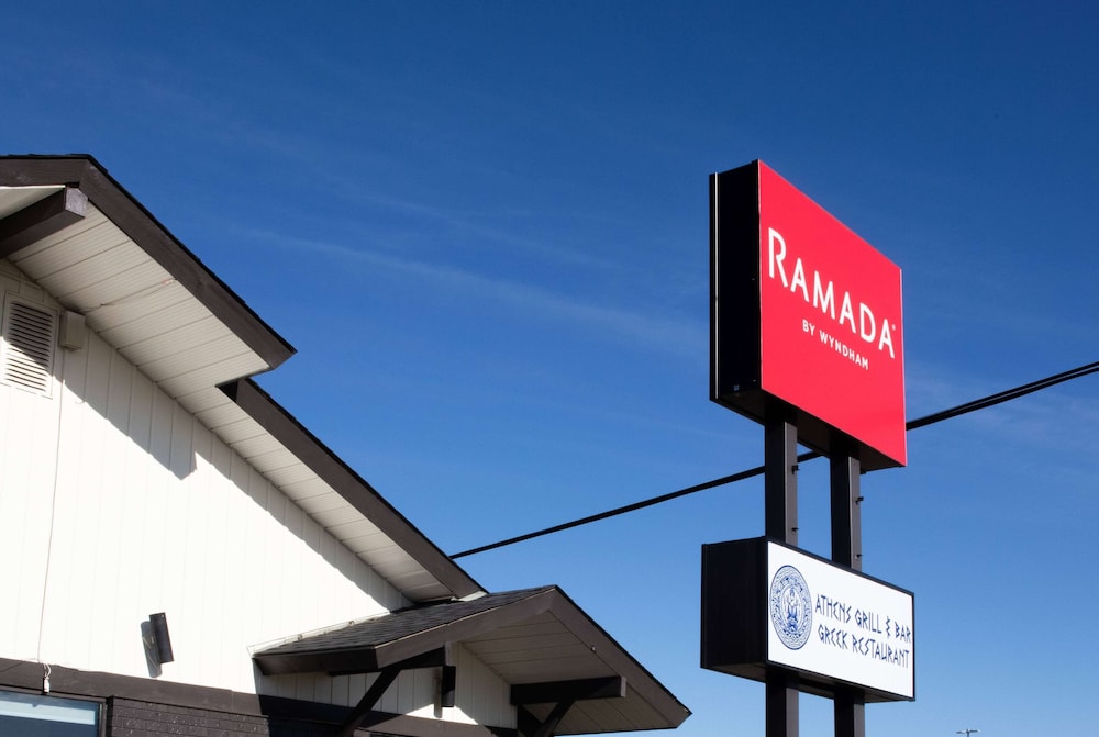 Ramada by Wyndham Dawson Creek 1/23