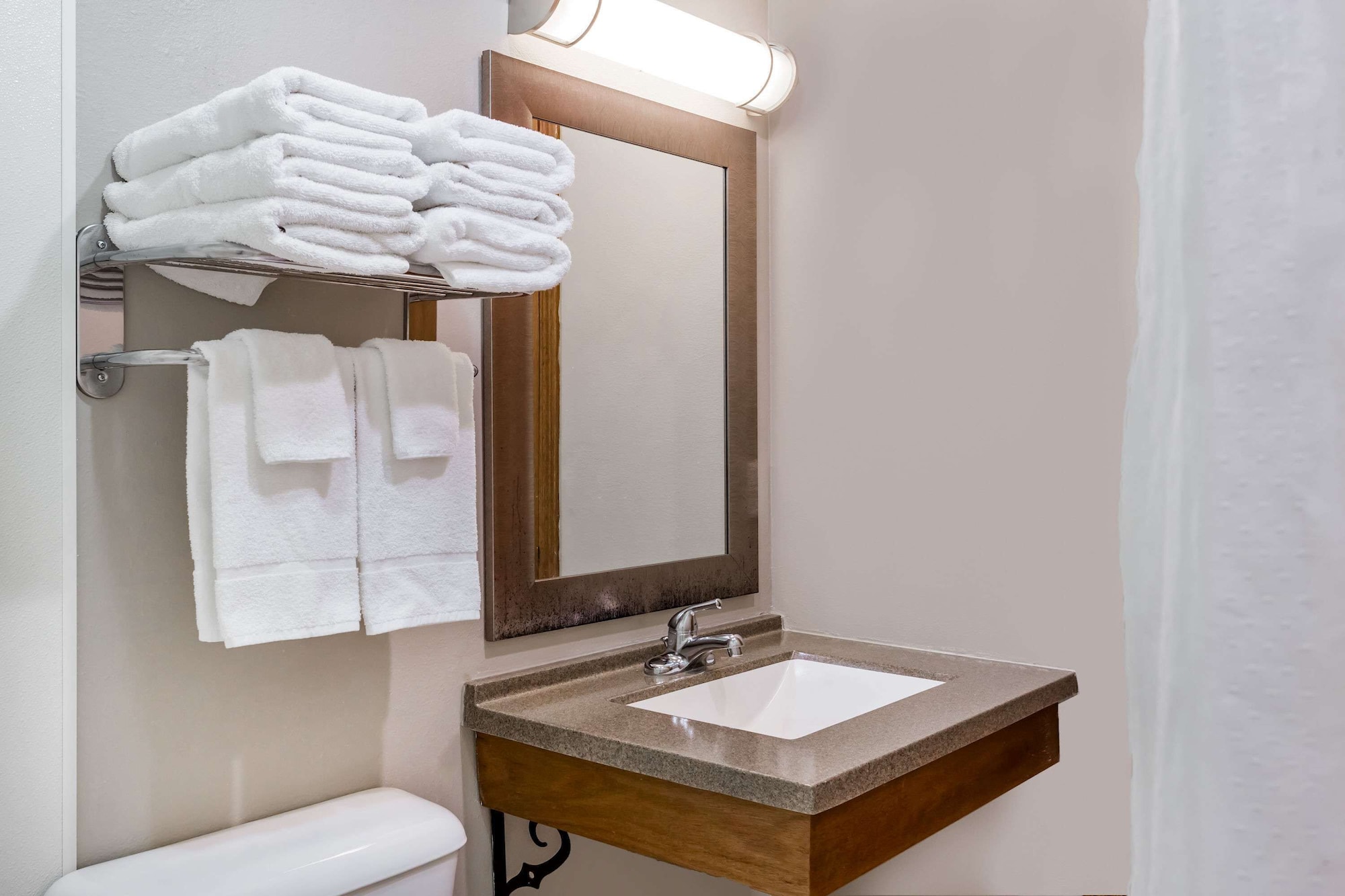 Efficiency, 2 Queen Beds، Baymont Inn and Suites by Wyndham Platteville 7/8