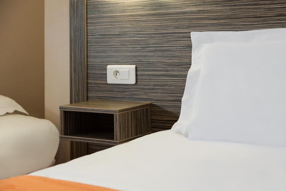 The Originals City Hotel L Acropole Saint Etienne Sud 16/37