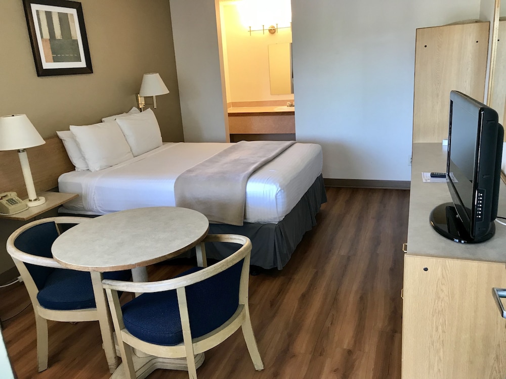 Sea-Tac Airport Value Inn 19/32