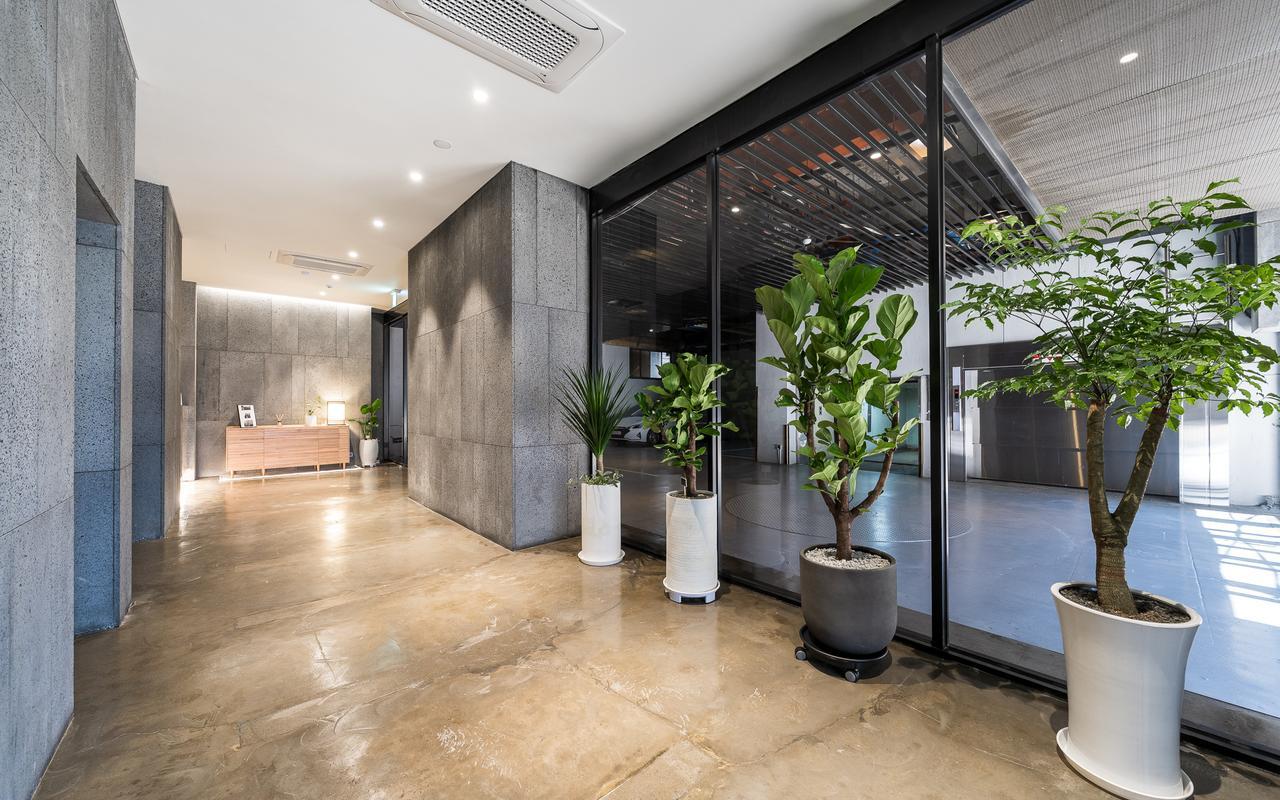 Cf Hotel 33/46