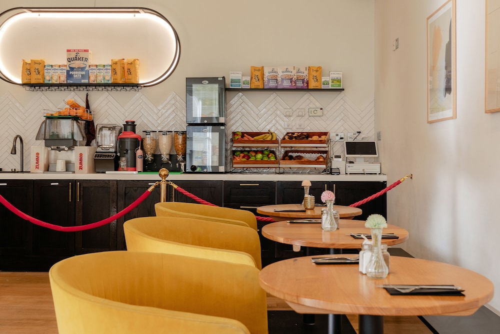 Kensington Gardens Hotel, Sonder by Marriott Bonvoy 40/50