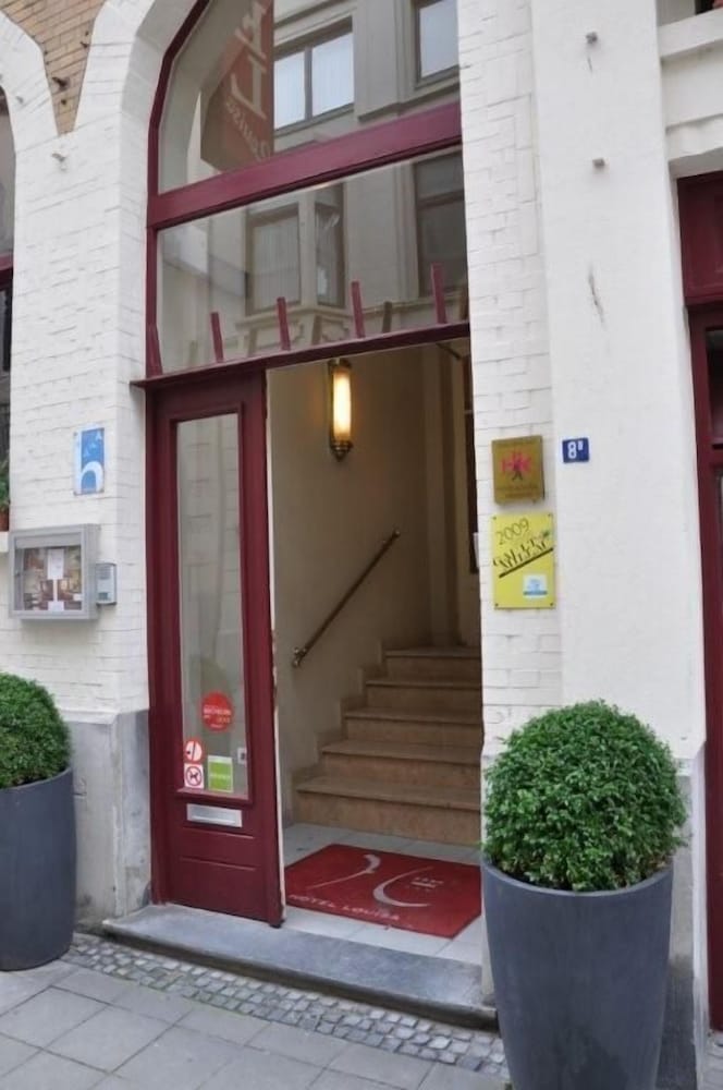 Louisa Hotel 6/57