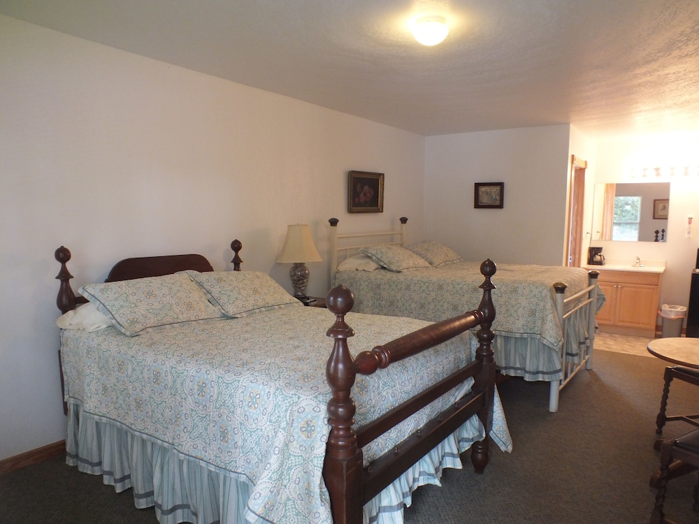 Scarborough Inn 35/65