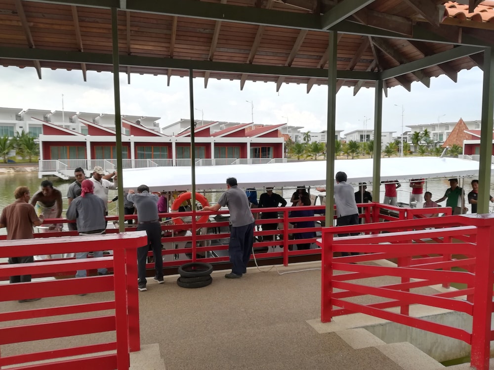 Tasik Villa International Resort 63/72