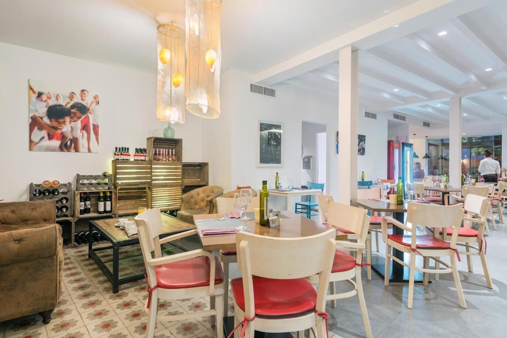 Petit Hotel Can Simo 27/35