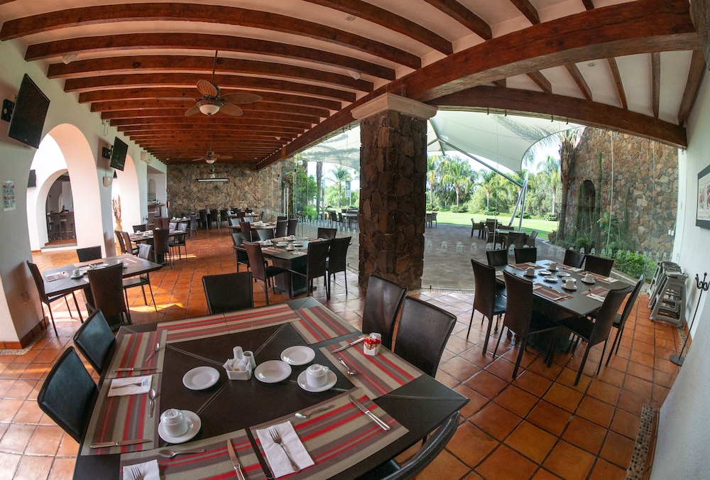 Hotel Villa Mexicana Golf And Equestrian Resort 15/27
