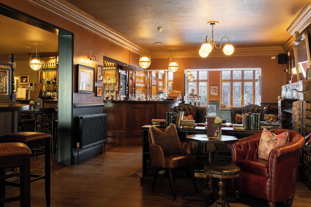 Crown Hotel 48/50