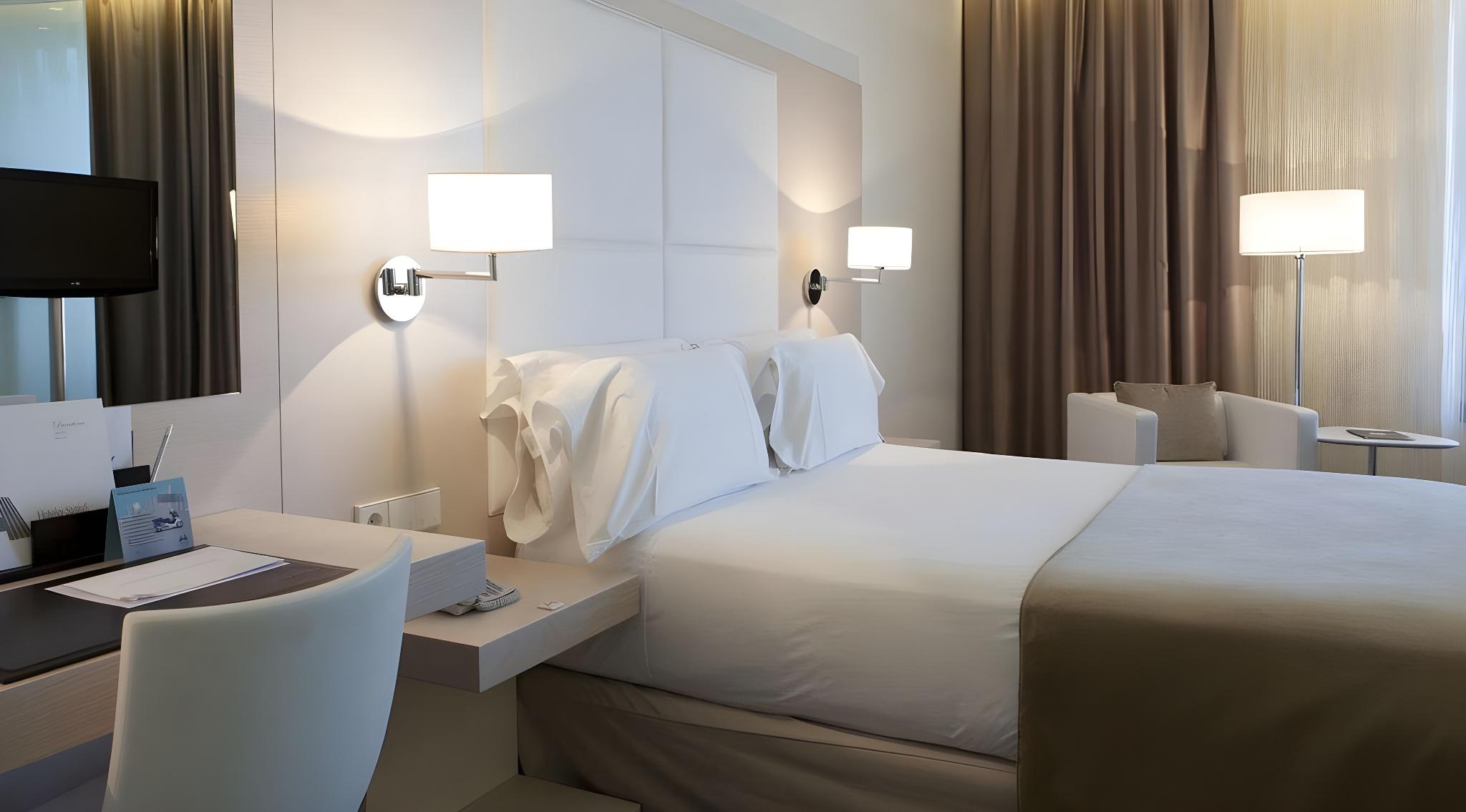 Urban, Single, King Bed