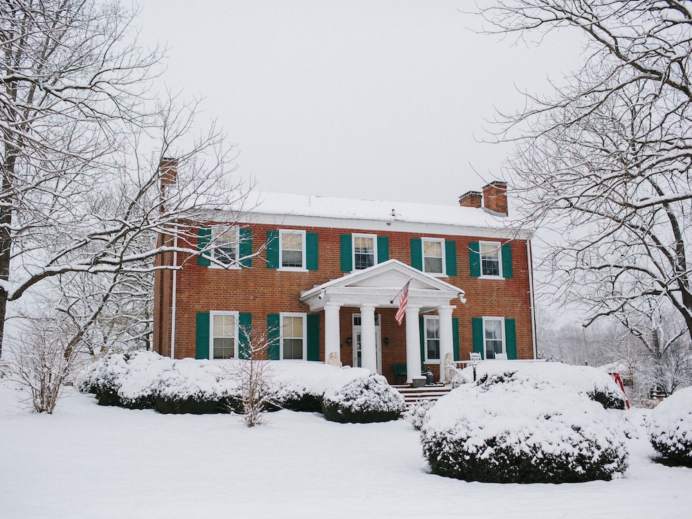 Cave Hill Farm Bed and Breakfast 1/50