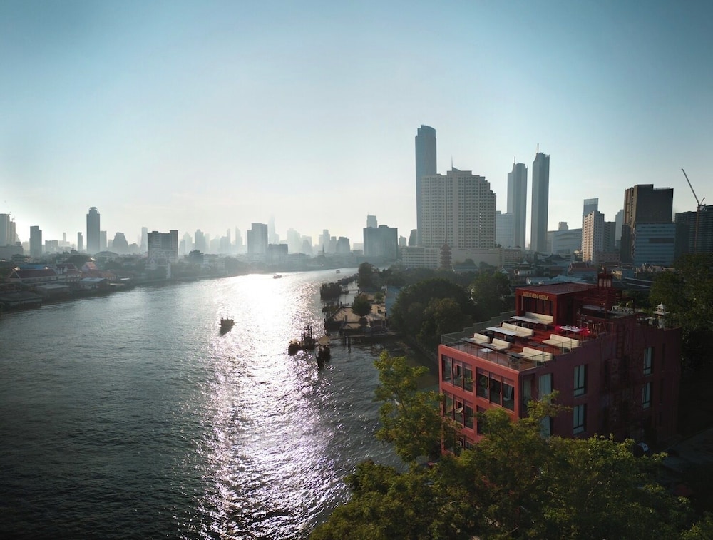 Amdaeng Bangkok Riverside Hotel 70/75