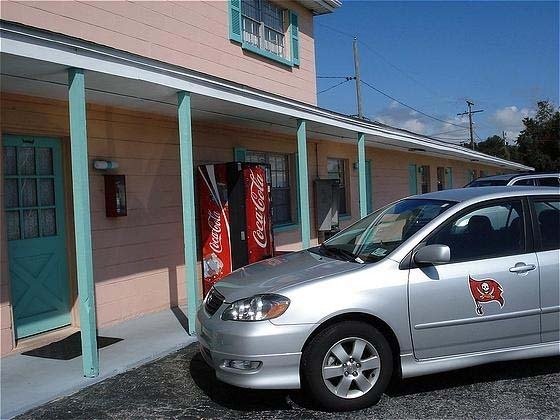Base Motel By OYO South Tampa 25/32