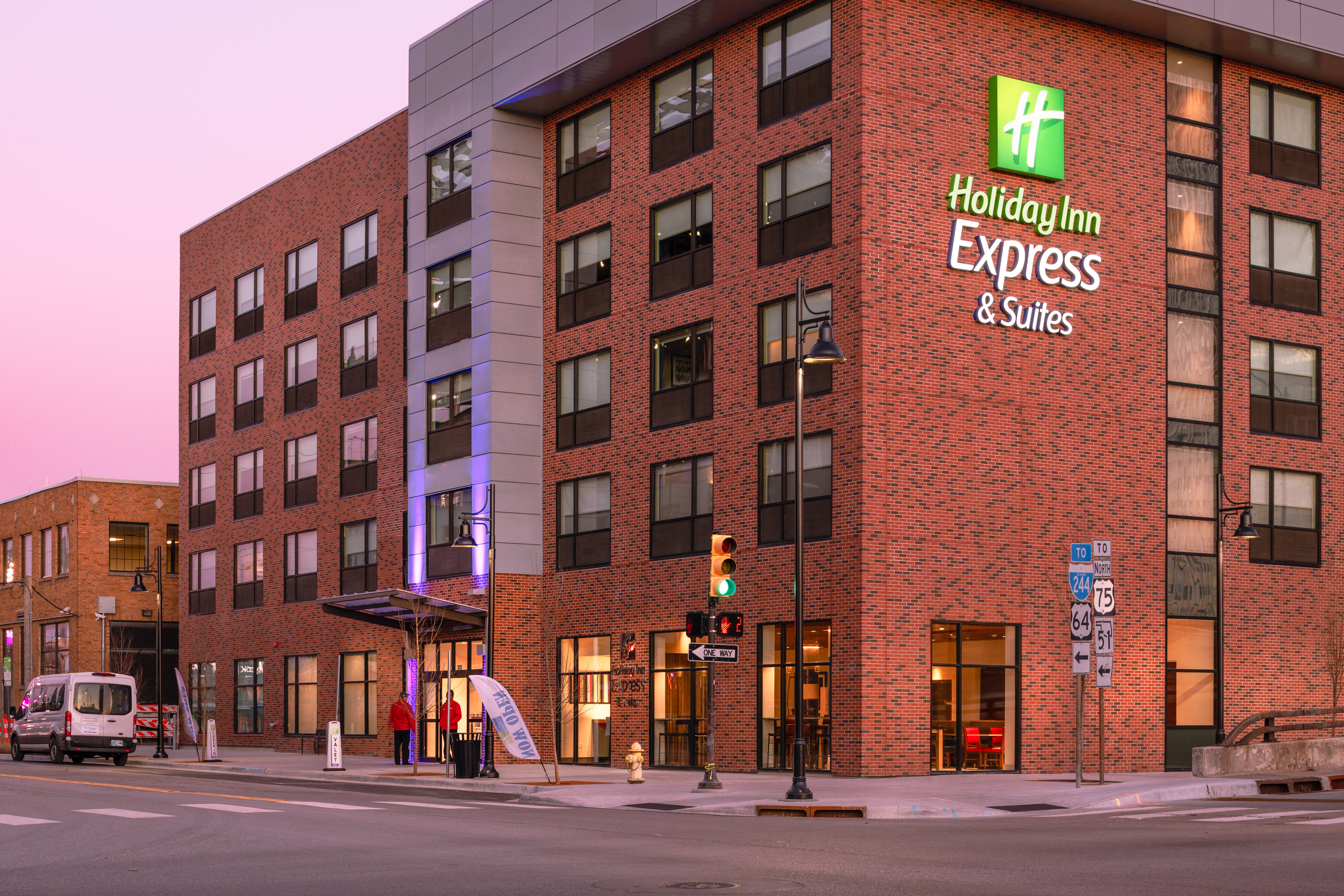 Holiday Inn Express Suites Tulsa Downtown Arts District 39/40