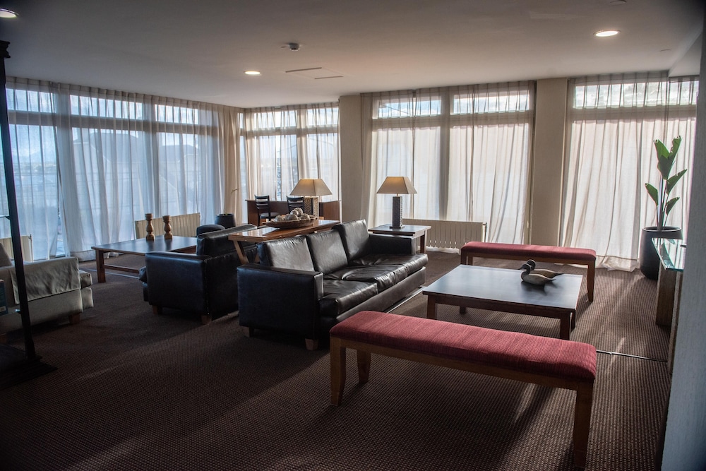 Canal Beagle Hotel 48/66