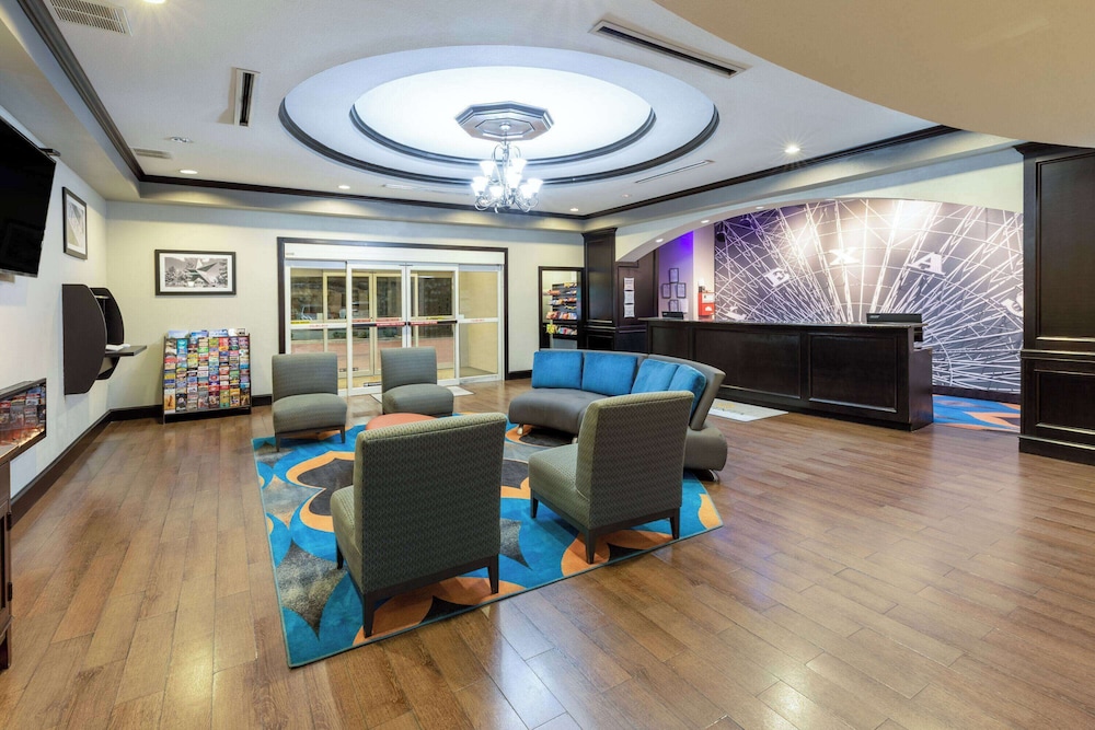 La Quinta Inn & Suites by Wyndham Fort Worth - Lake Worth 33/50