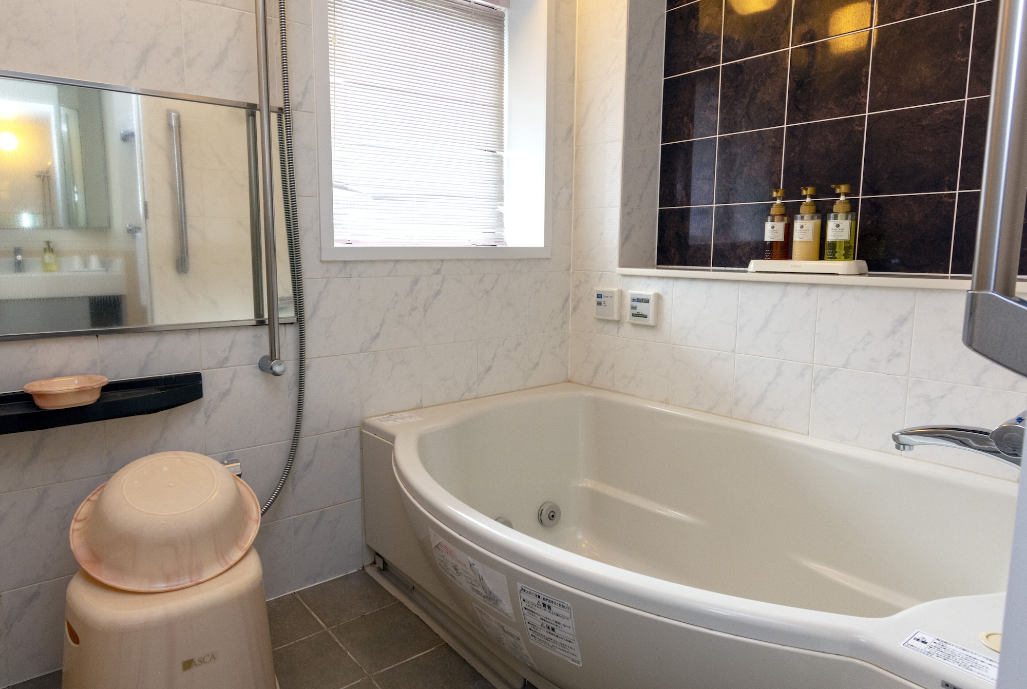غرفة بسرير كوين بإطلالة على النهر بجاكوزي في الملحق، Hotel Global View Kushiro 6/7