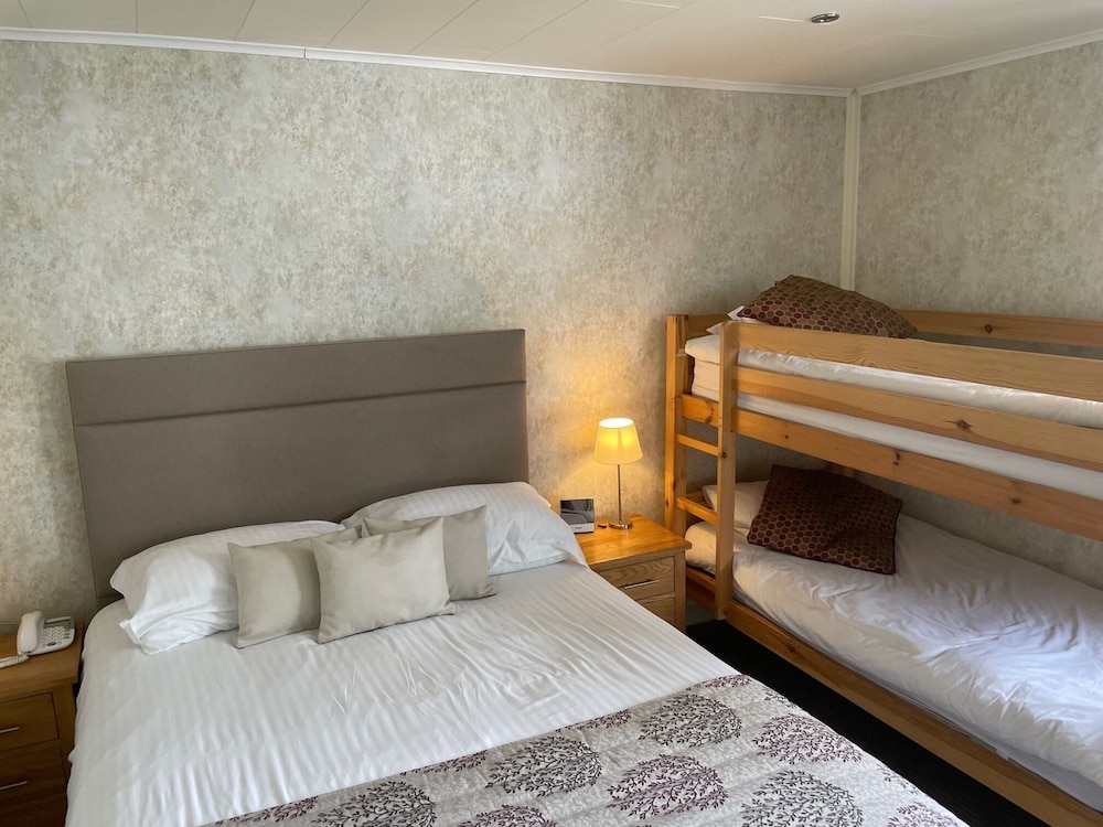 The Dog and Partridge Country Inn 15/50