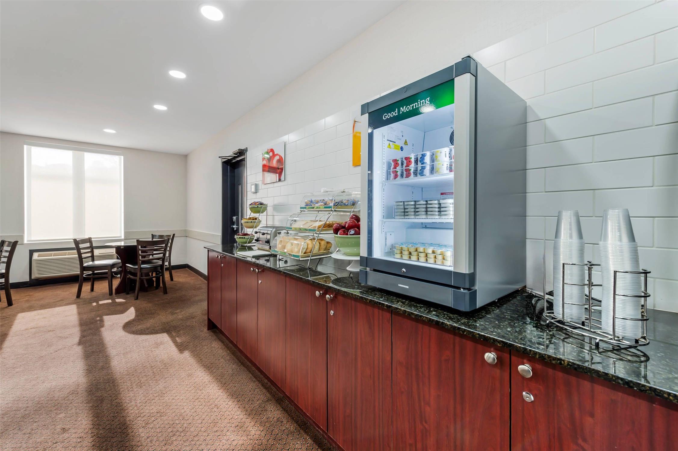 Quality Inn Orleans, ON 6/53