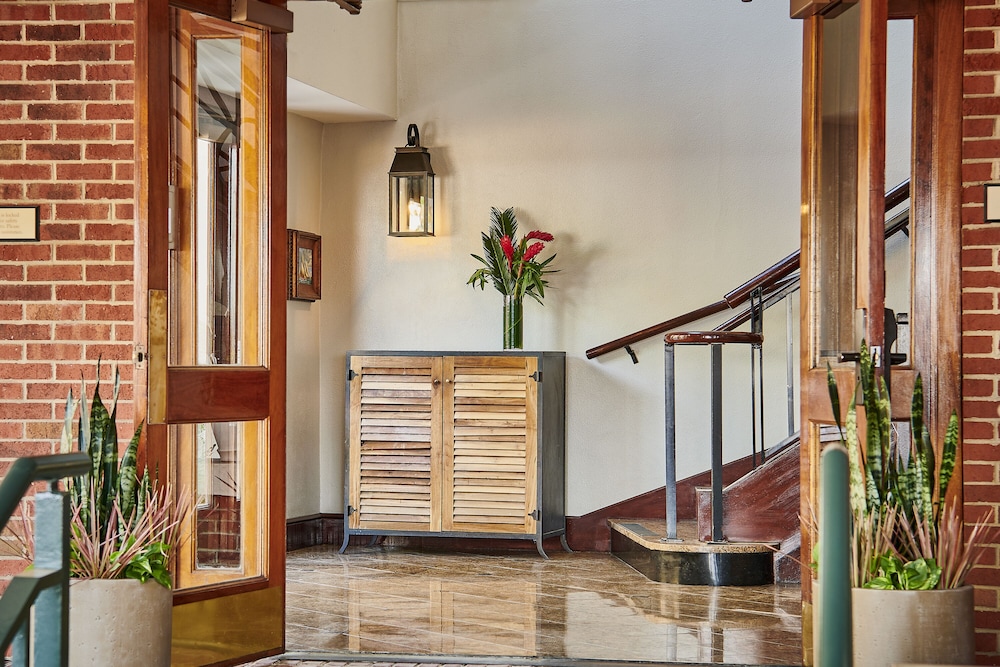HarbourView Inn 4/46