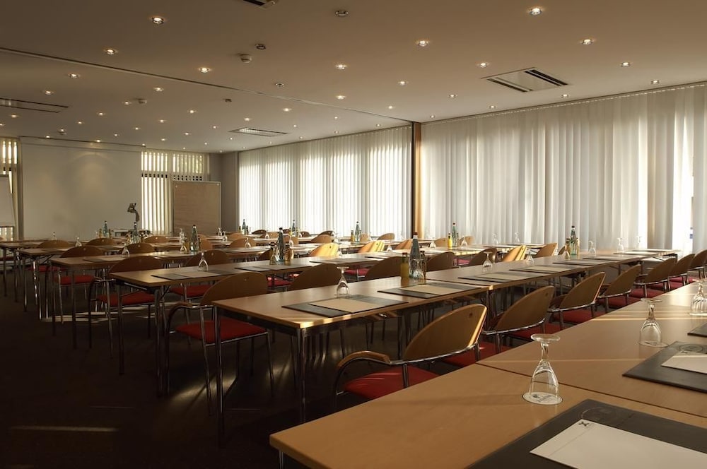 City Hotel Frankfurt/M - Bad Vilbel 43/55