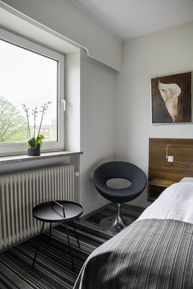 Ostergaards Hotel 28/75