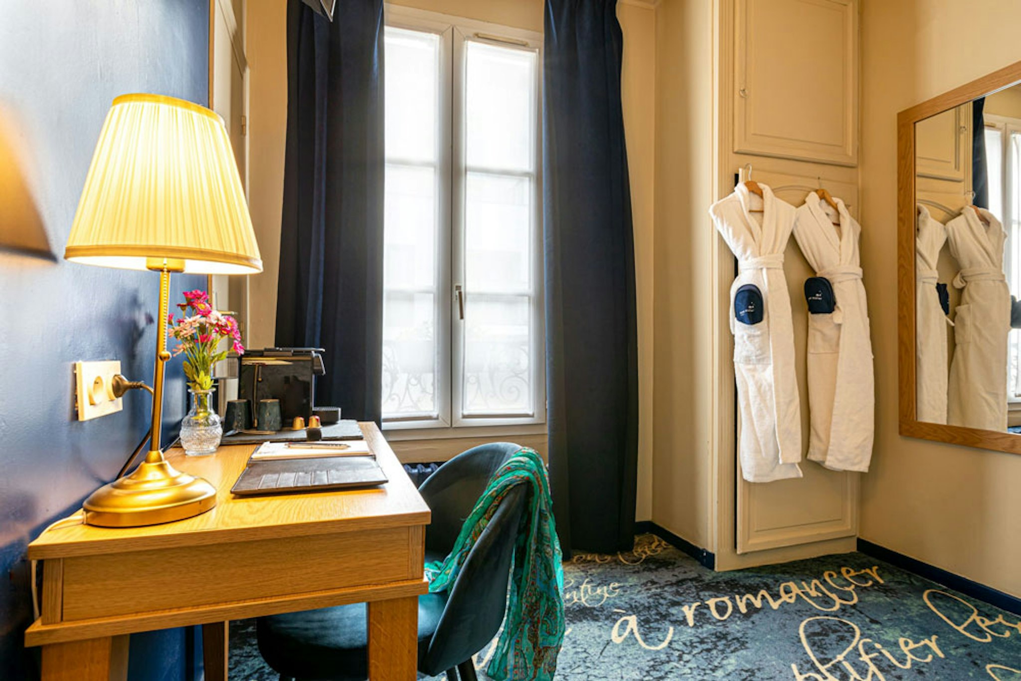 Hotel Romance Malesherbes By Patrick Hayat Formerly Romance Malesherbes 41/66