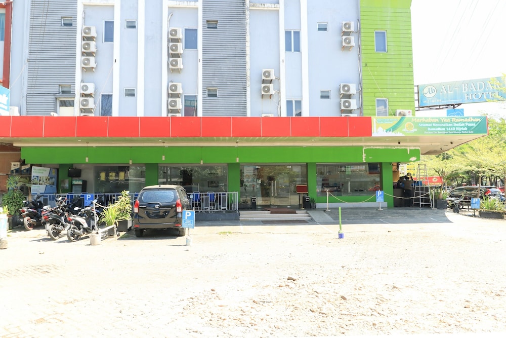 Hotel O near Mall Panakukkang formerly Al-Badar Hotel Syariah in MAKASSAR