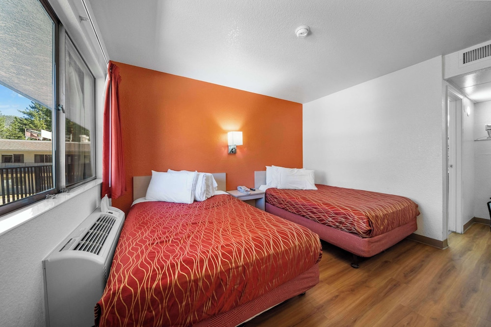 Motel6 Big Bear Lake, CA 15/50