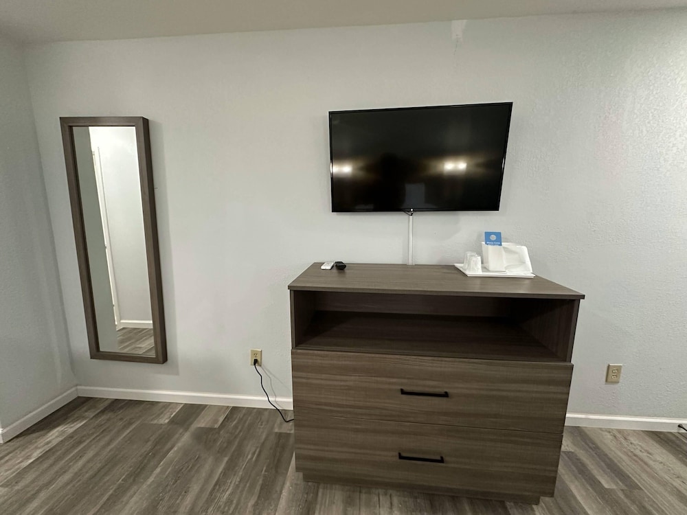 Birchwood Suites 15/50