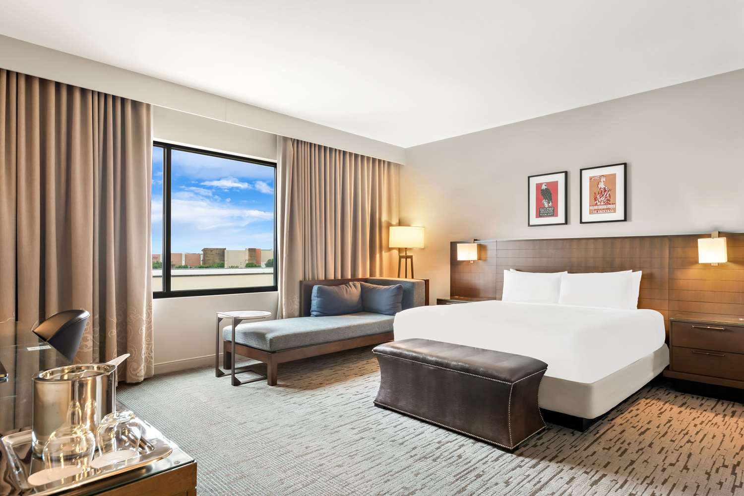 Preferred, King Bed, Pool View, Corner
