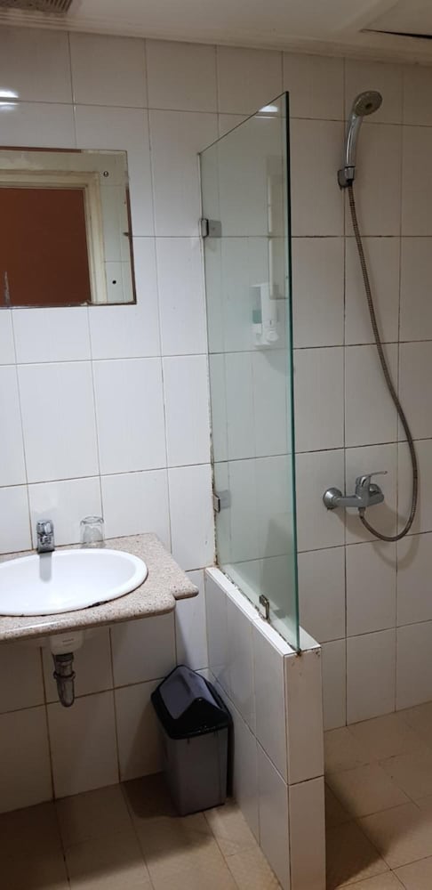 Hotel Dequr Jakarta Kota 31/32