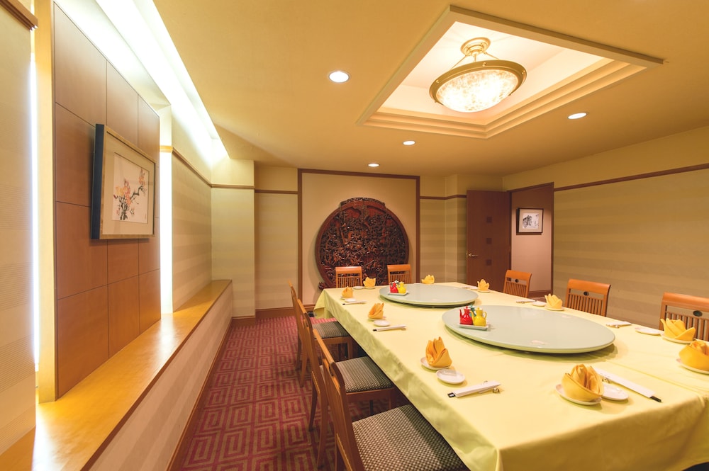 Sapporo Park Hotel 55/75