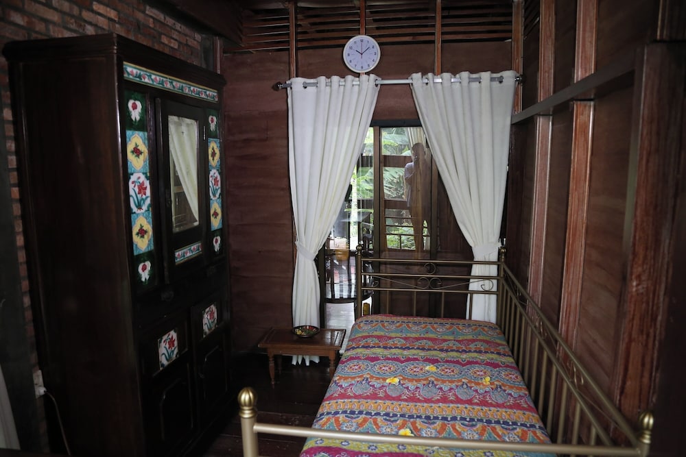 NILA HOUSE, Sharia Family Home Stay by ZUZU 3/73