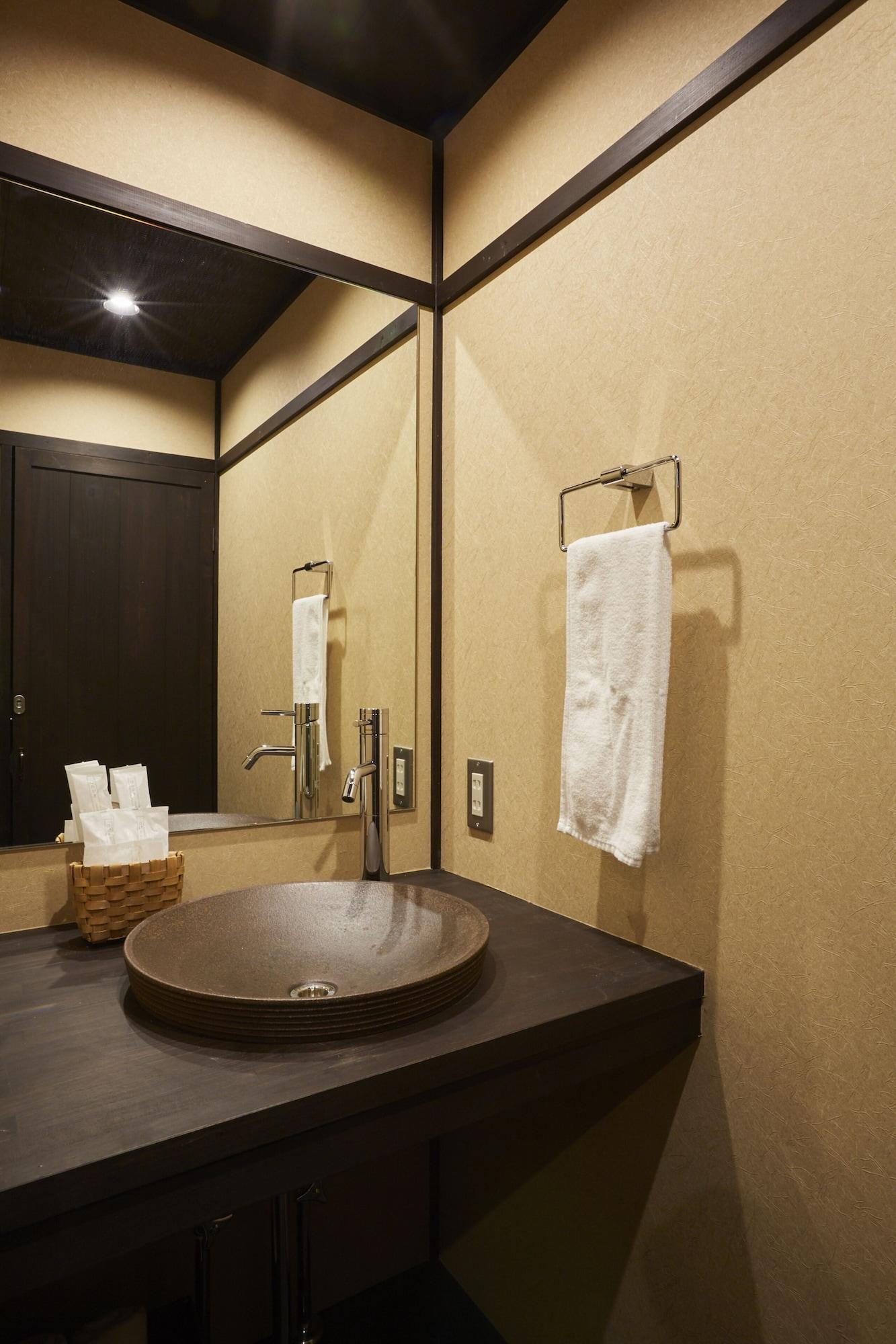 Japanese, Town House، Rinn Umekoji 2/2