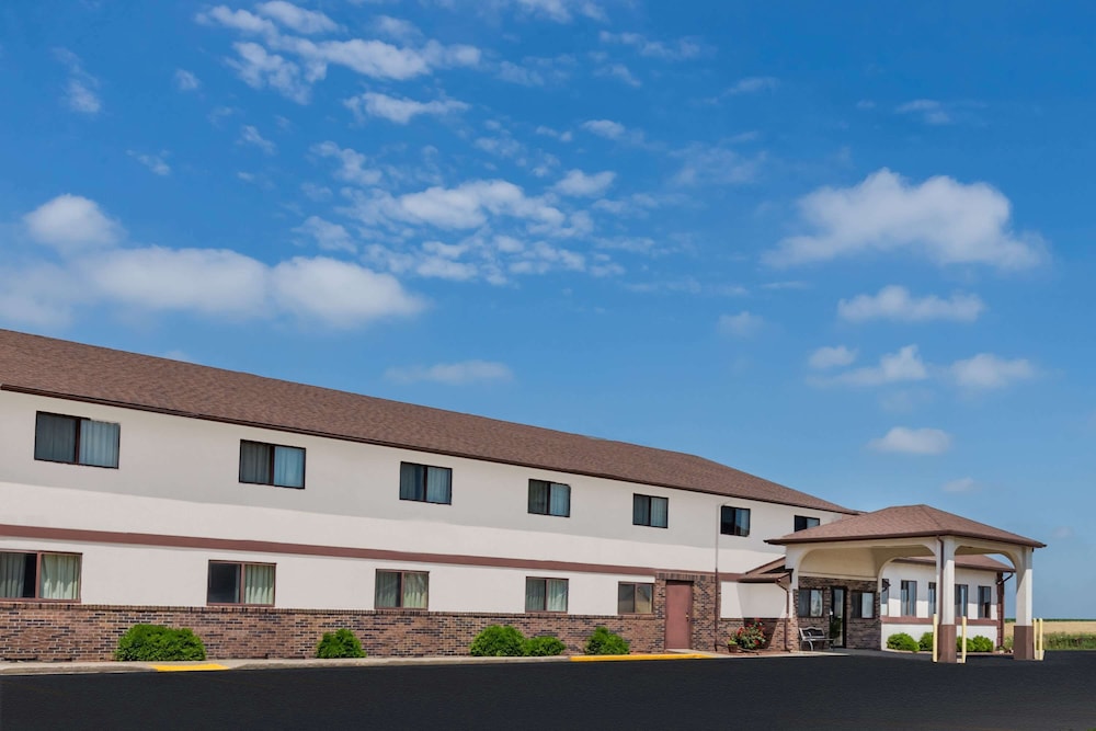 Super 8 by Wyndham Grinnell IA 1/17
