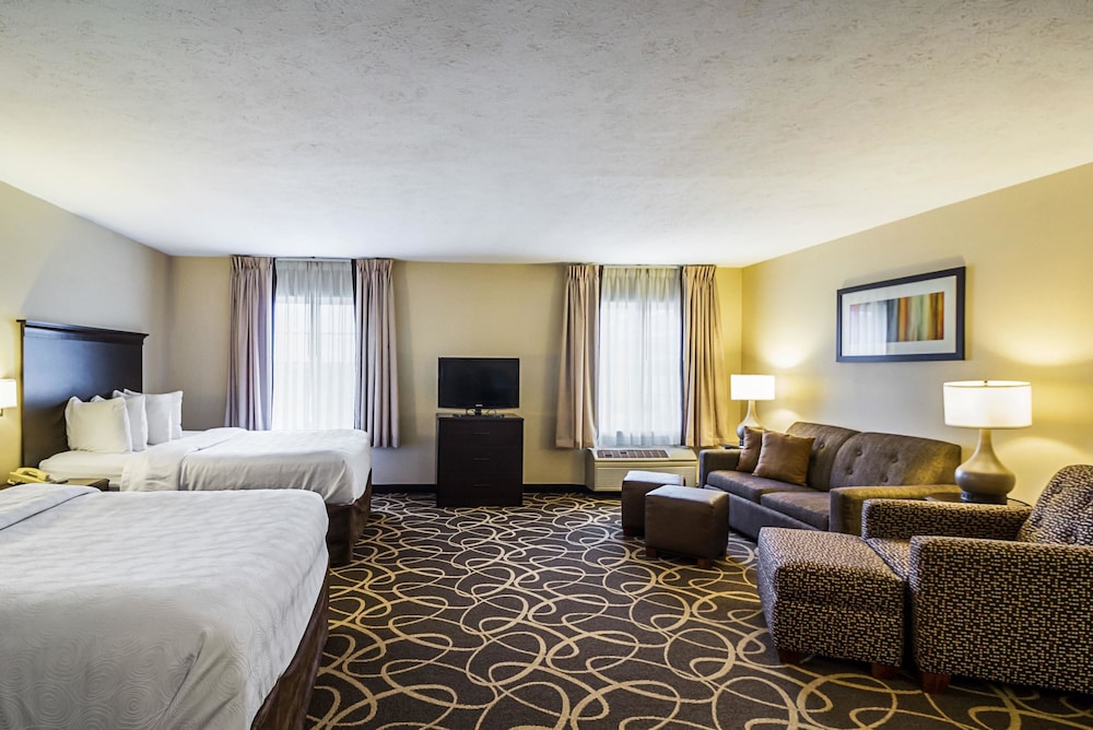 MainStay Suites Fargo - I-94 Medical Center 11/41