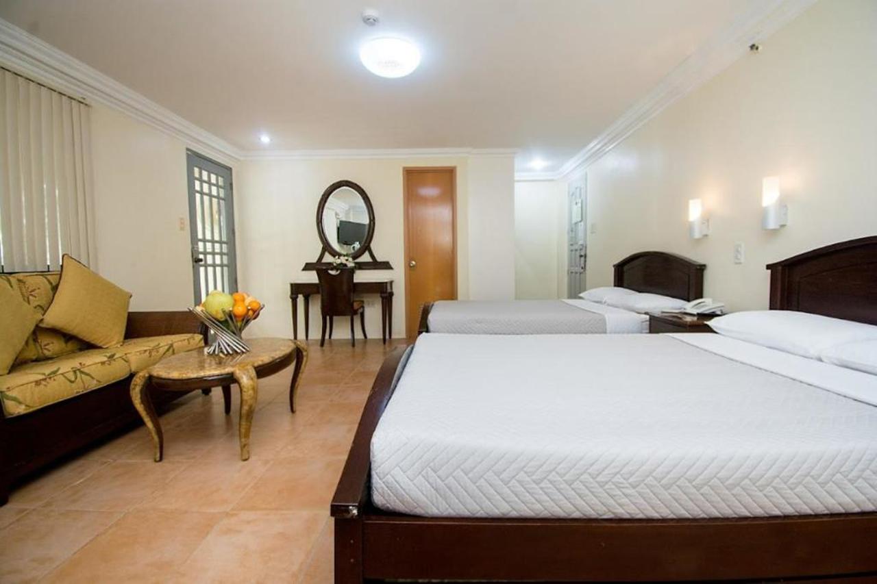 El Centro Beach Resort Boracay 4/10