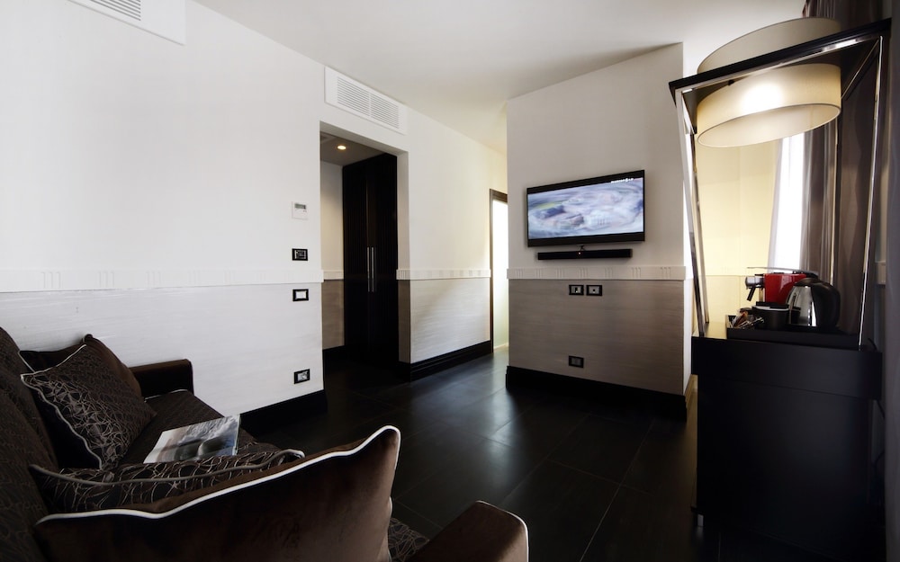 Unica Suite Rome 48/63